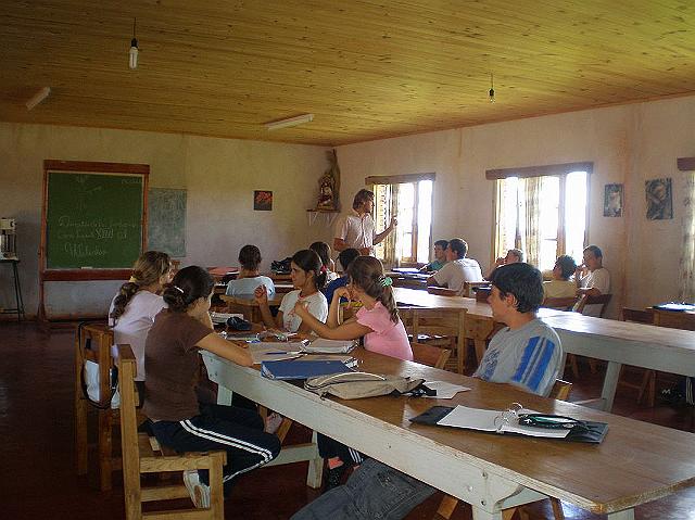 02-becas para 10 chicos hijos de campesinos.JPG